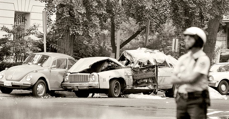 Resterna av bilen där Orlando Letelier och Ronni Moffitt mördades av en bomb Resterna av bilen där Orlando Letelier och Ronni Moffitt mördades av en bomb